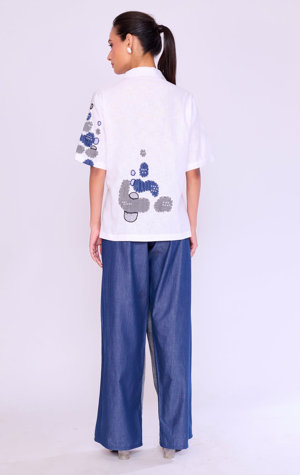Pebble Appliqué White Shirt
