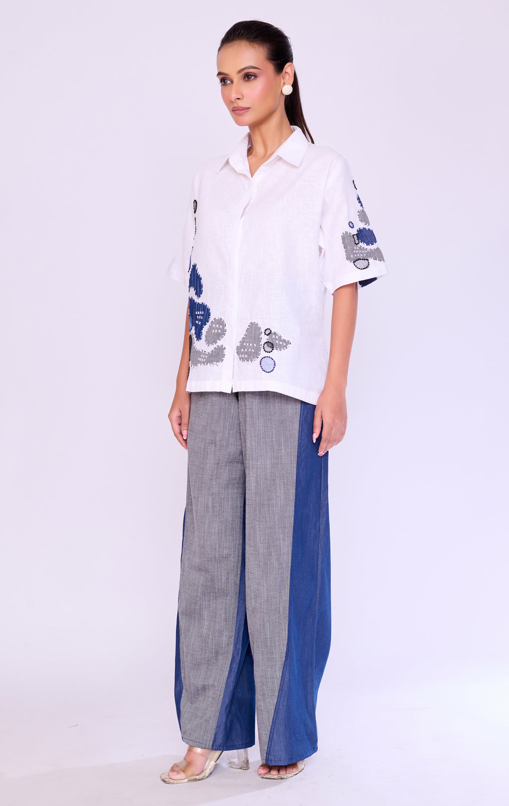 Pebble Appliqué White Shirt