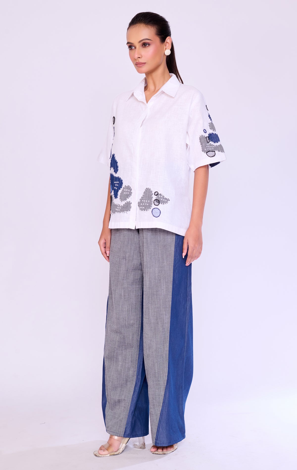 Pebble Appliqué White Shirt