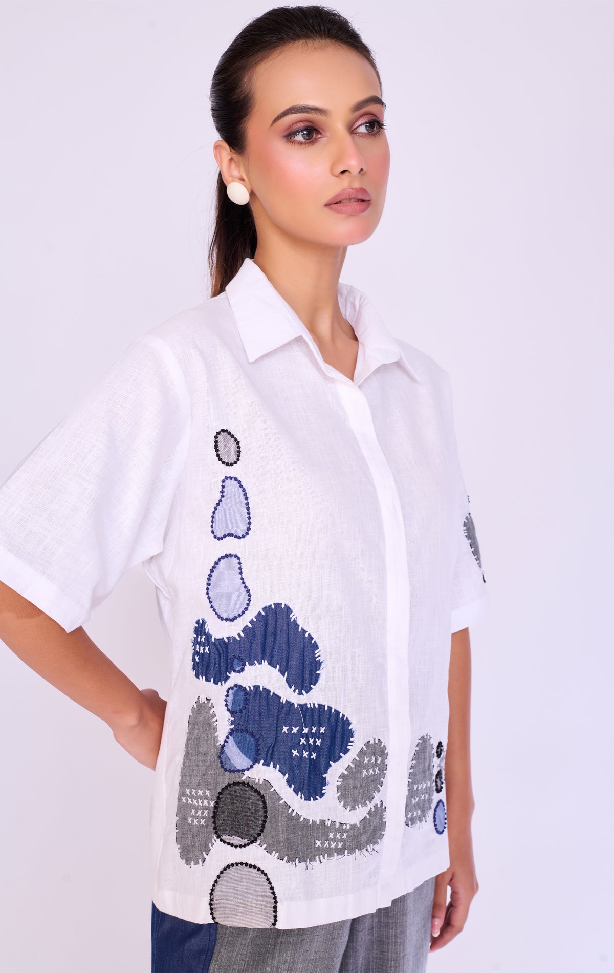 Pebble Appliqué White Shirt