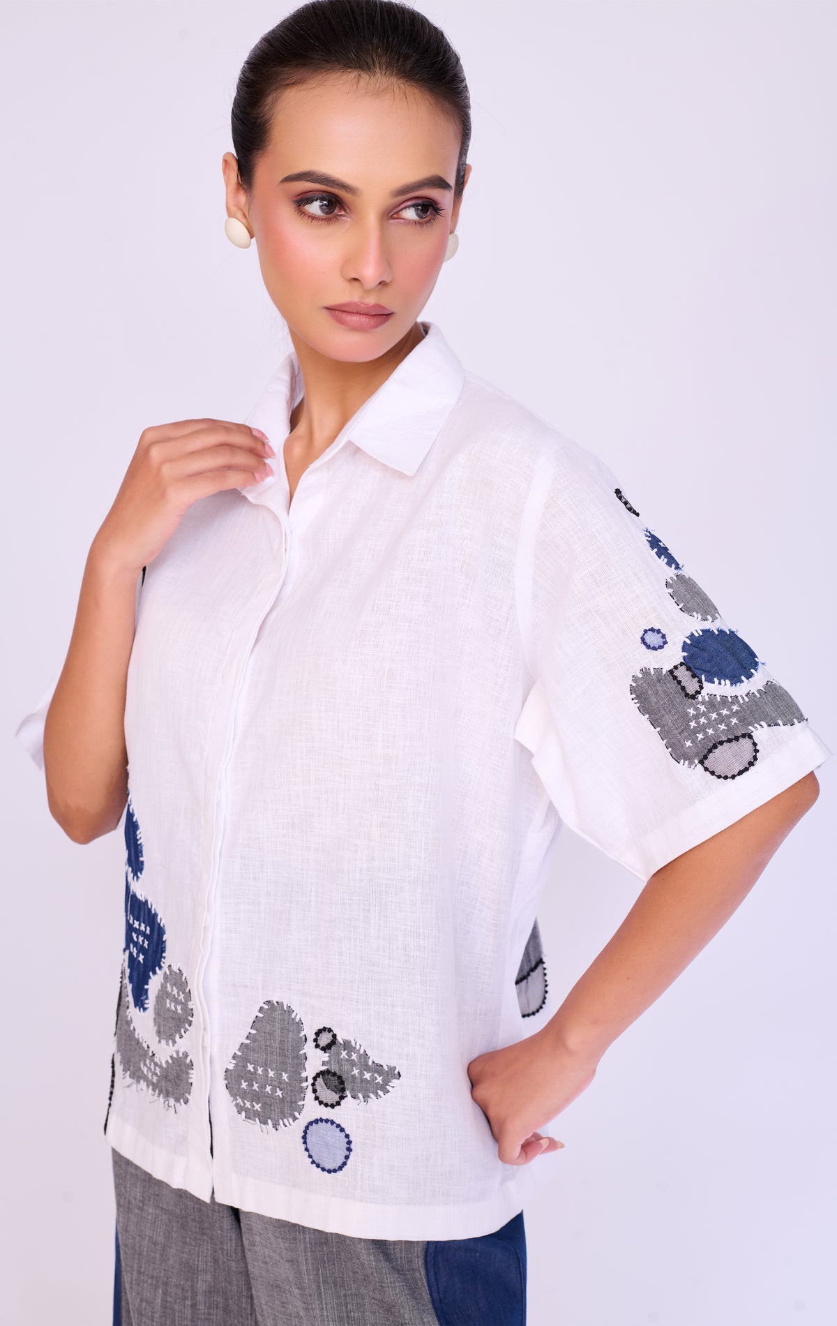 Pebble Appliqué White Shirt